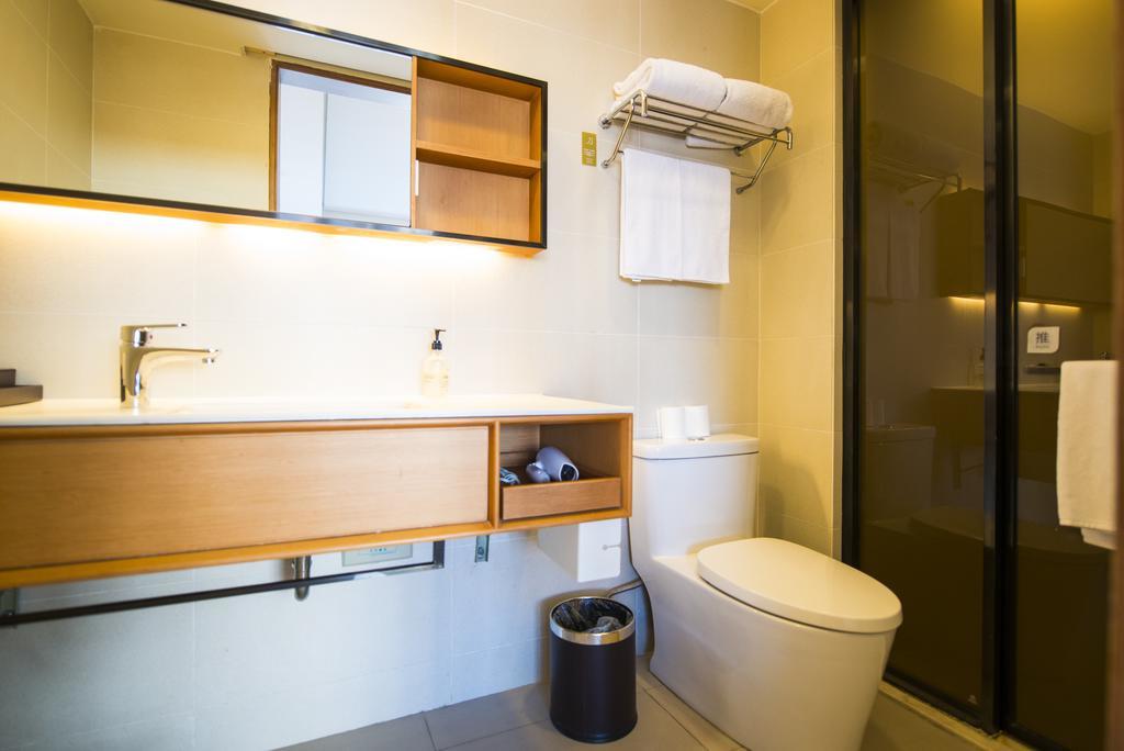 Ji Hotel Chengdu West Hi-Tech Zone Longhu Room photo