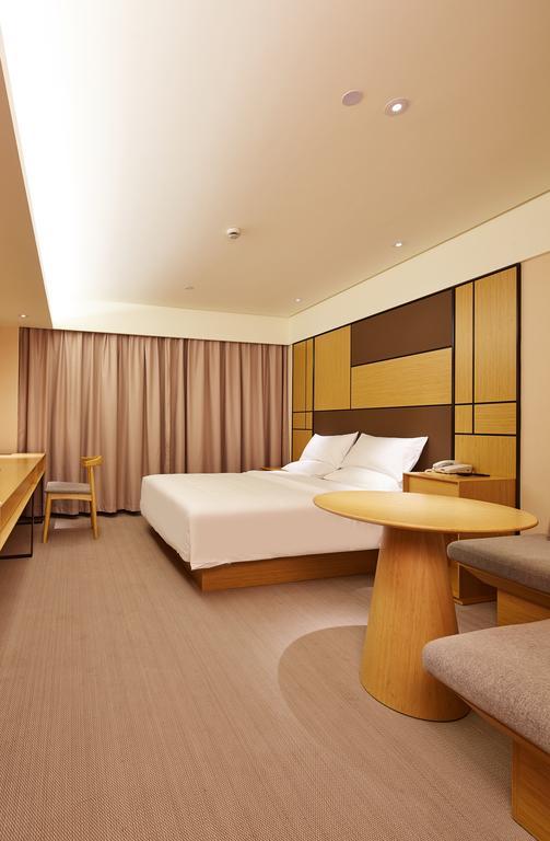 Ji Hotel Chengdu West Hi-Tech Zone Longhu Room photo