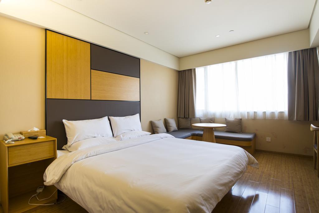 Ji Hotel Chengdu West Hi-Tech Zone Longhu Room photo
