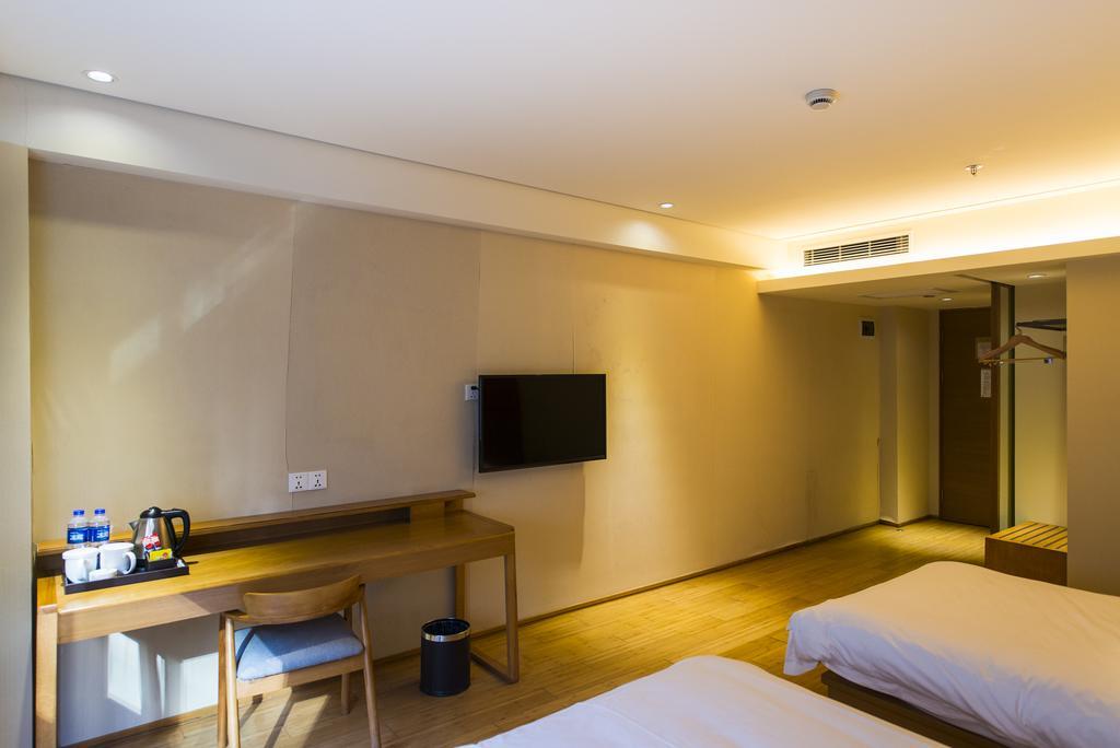Ji Hotel Chengdu West Hi-Tech Zone Longhu Exterior photo